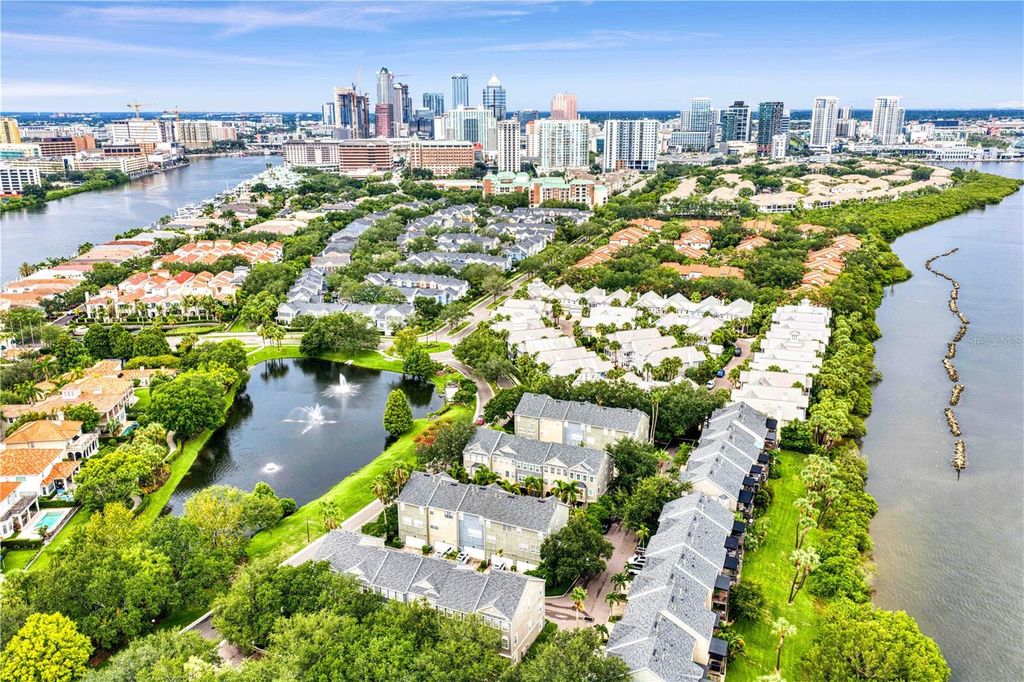 Image 37 of property listing at 1425 HARBOUR WALK ROAD, Tampa, FL 33602