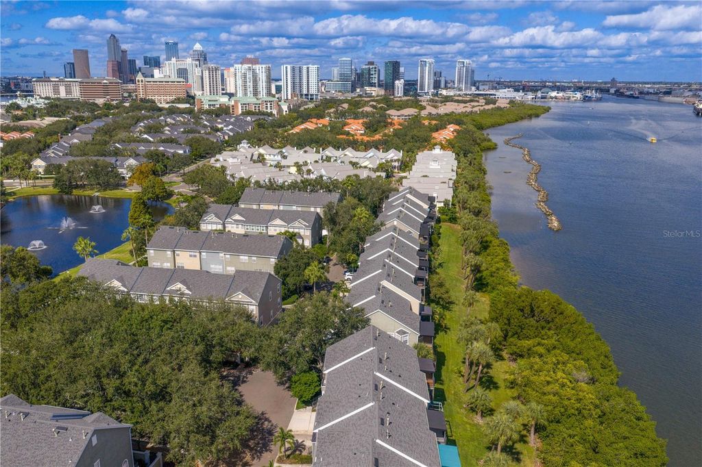 Image 46 of property listing at 1425 HARBOUR WALK ROAD, Tampa, FL 33602