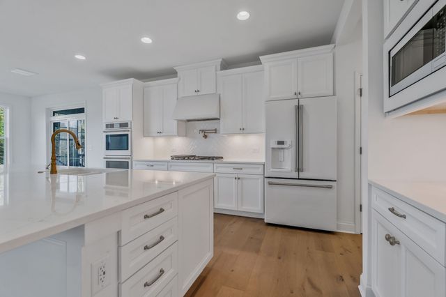 820 Westchester Cir, Hendersonville, TN 37075