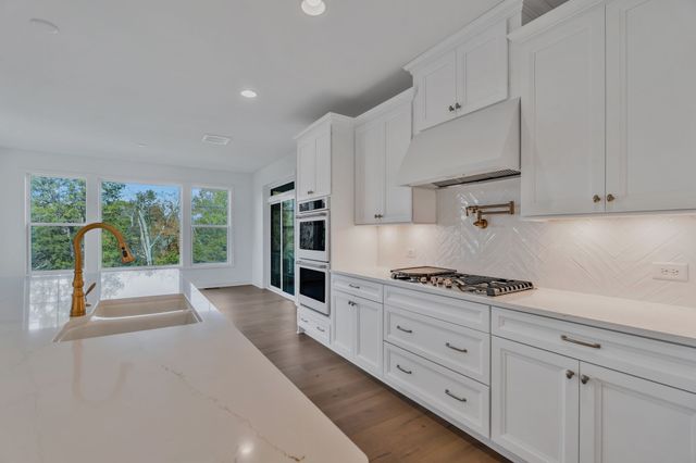 820 Westchester Cir, Hendersonville, TN 37075