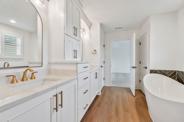 820 Westchester Cir, Hendersonville, TN 37075