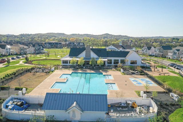 820 Westchester Cir, Hendersonville, TN 37075