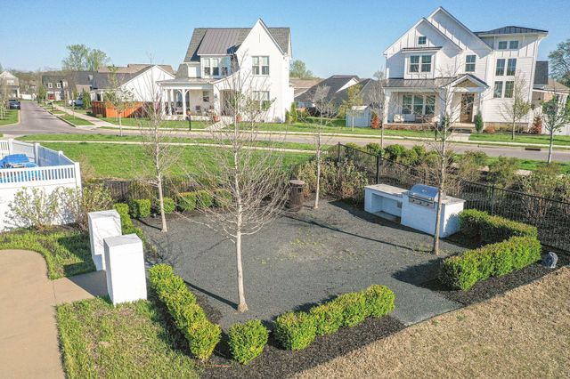 820 Westchester Cir, Hendersonville, TN 37075