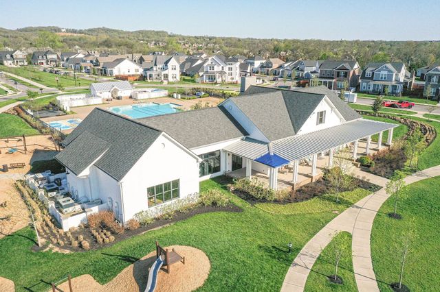 820 Westchester Cir, Hendersonville, TN 37075