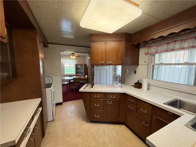 143 7th Street, St Clair Twp, PA 15944