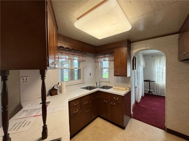 143 7th Street, St Clair Twp, PA 15944