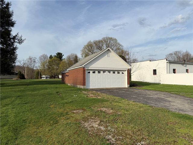143 7th Street, St Clair Twp, PA 15944