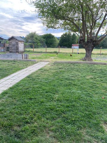 921 Valley Dr, Cloverdale, CA 95425