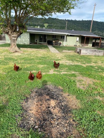 921 Valley Dr, Cloverdale, CA 95425