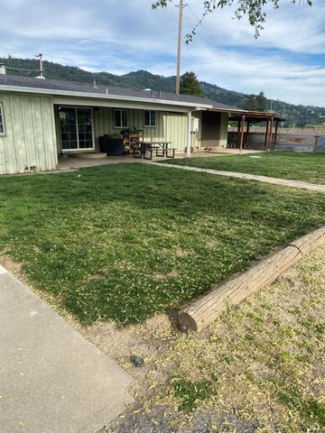 921 Valley Dr, Cloverdale, CA 95425