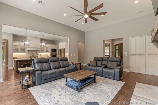 14220 S 257th East Avenue, Coweta, OK 74429
