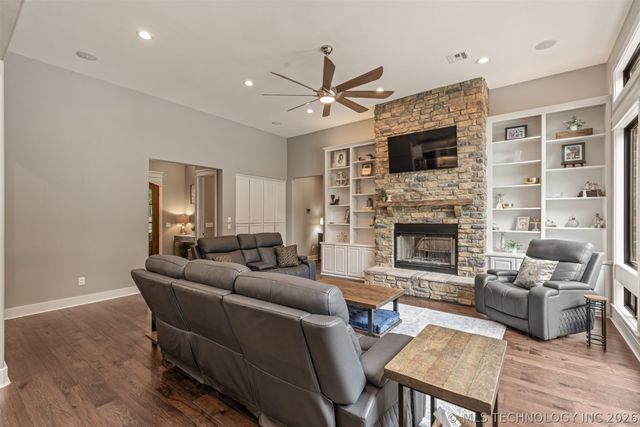14220 S 257th East Avenue, Coweta, OK 74429