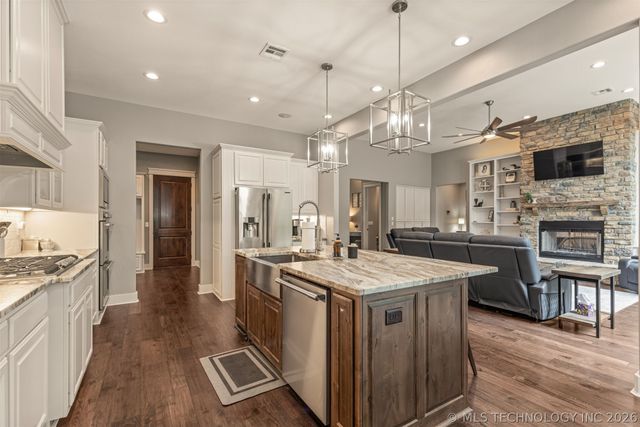 14220 S 257th East Avenue, Coweta, OK 74429