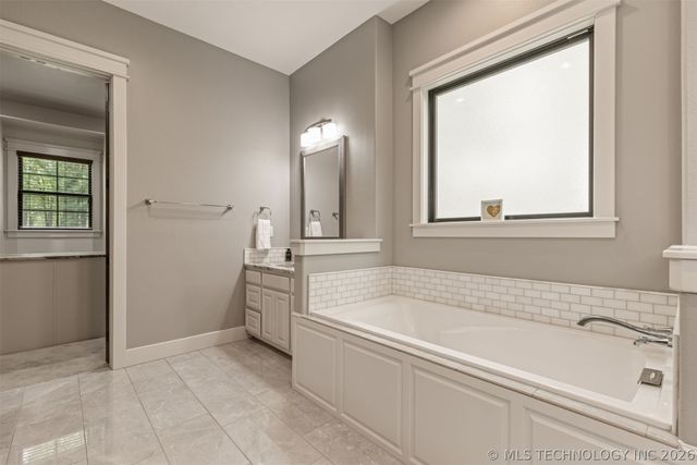 14220 S 257th East Avenue, Coweta, OK 74429