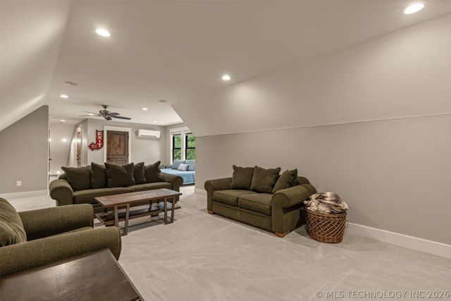 14220 S 257th East Avenue, Coweta, OK 74429