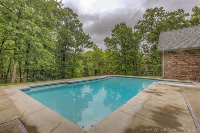 14220 S 257th East Avenue, Coweta, OK 74429