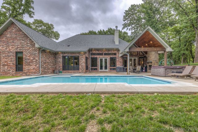 14220 S 257th East Avenue, Coweta, OK 74429