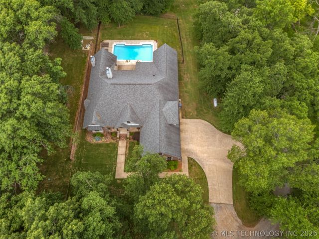 14220 S 257th East Avenue, Coweta, OK 74429