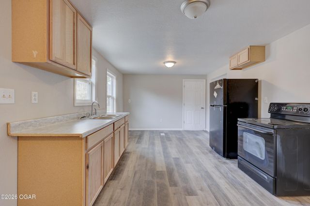 1632 N St Louis Avenue, Joplin, MO 64801