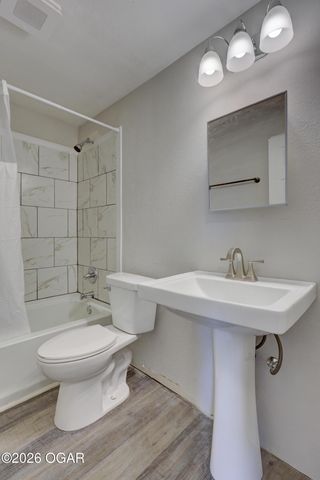 1632 N St Louis Avenue, Joplin, MO 64801