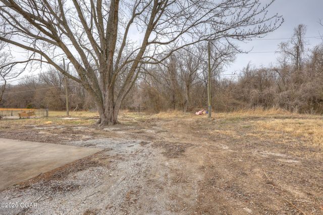 1632 N St Louis Avenue, Joplin, MO 64801