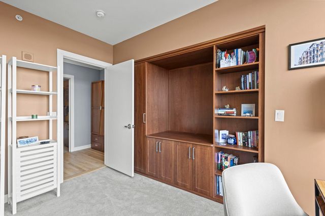 1570 Elmwood Avenue 1111, Evanston, IL 60201