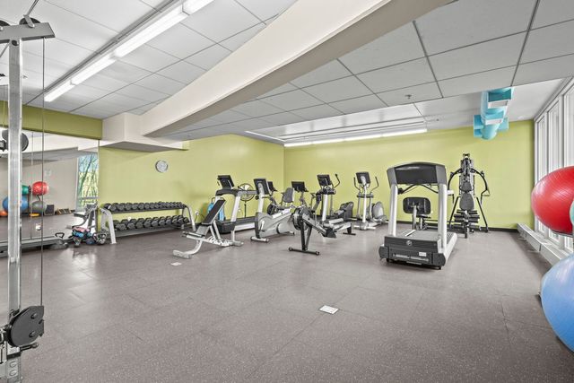 1570 Elmwood Avenue 1111, Evanston, IL 60201