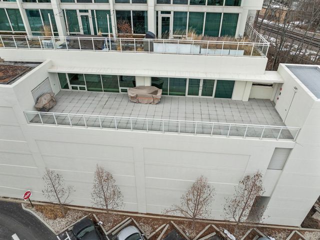 1570 Elmwood Avenue 1111, Evanston, IL 60201