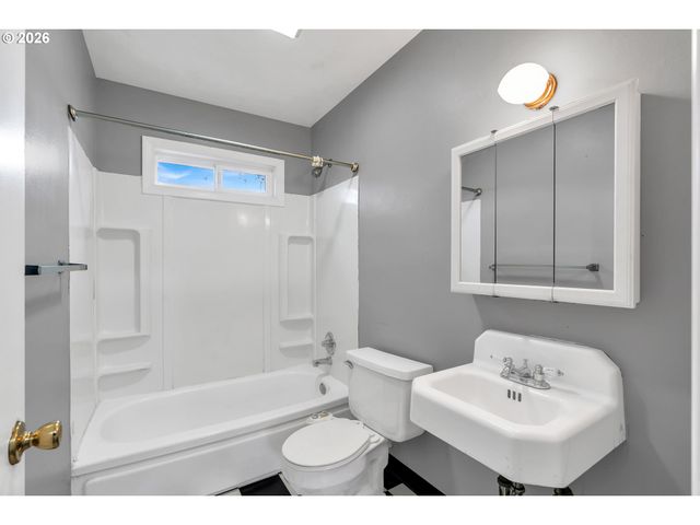 1323 Ne 47TH Ave, Portland, OR 97213