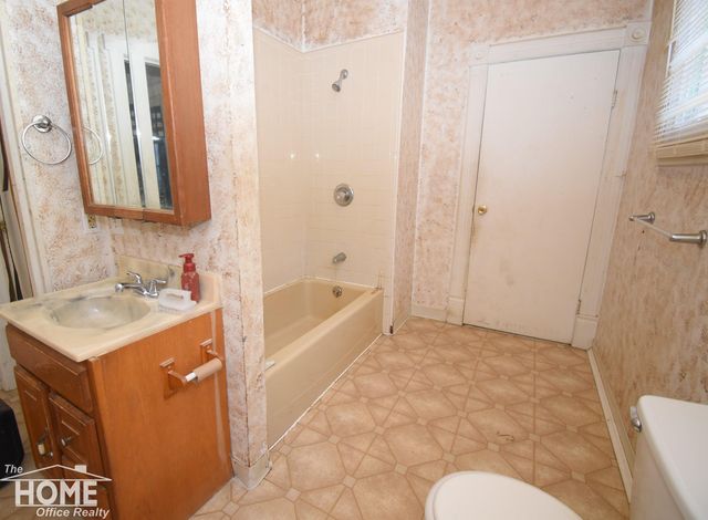 331 N Saginaw Street, Owosso, MI 48867