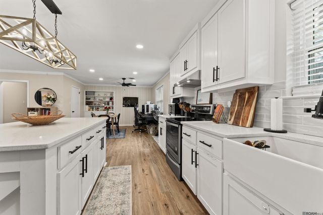 375 Sherwood Forest Blvd, Baton Rouge, LA 70815