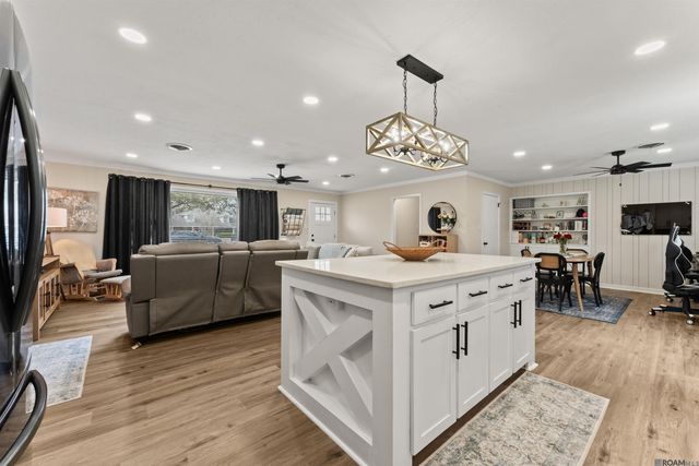 375 Sherwood Forest Blvd, Baton Rouge, LA 70815