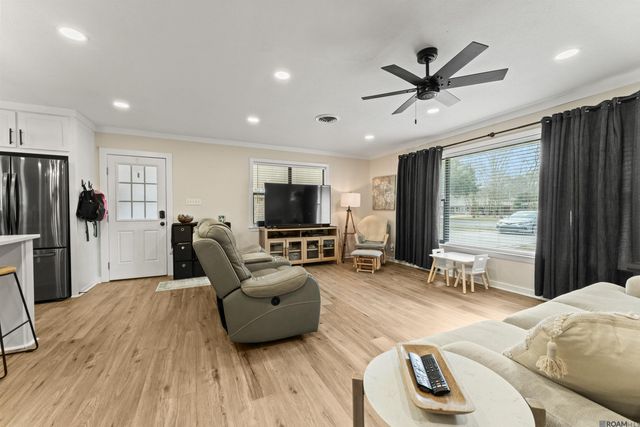 375 Sherwood Forest Blvd, Baton Rouge, LA 70815