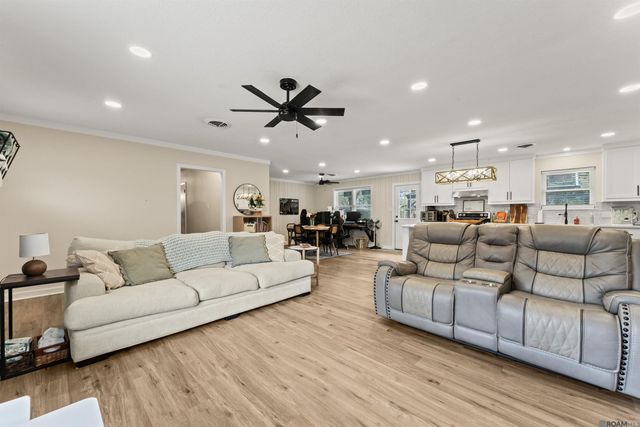 375 Sherwood Forest Blvd, Baton Rouge, LA 70815