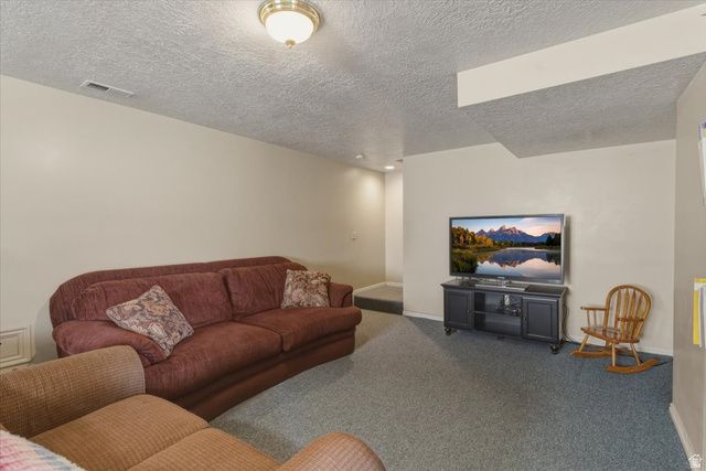 1435 E WASHAKIE CIR, Ogden, UT 84403