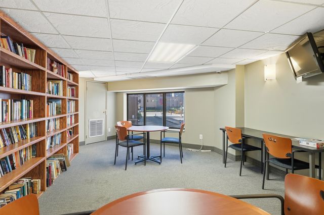 78 10th Street E 2807, Saint Paul, MN 55101