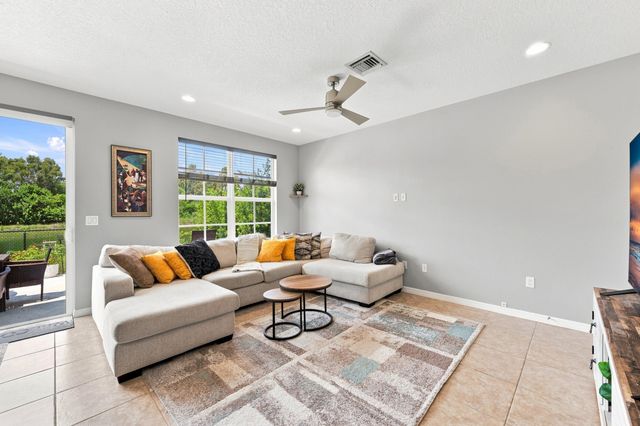 4585 Tara Cove Way, West Palm Beach, FL 33417