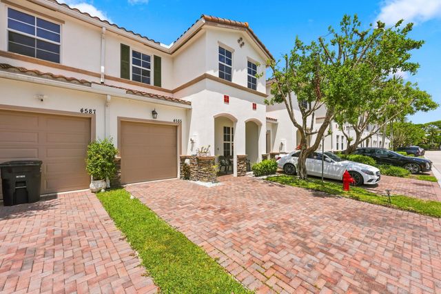 4585 Tara Cove Way, West Palm Beach, FL 33417