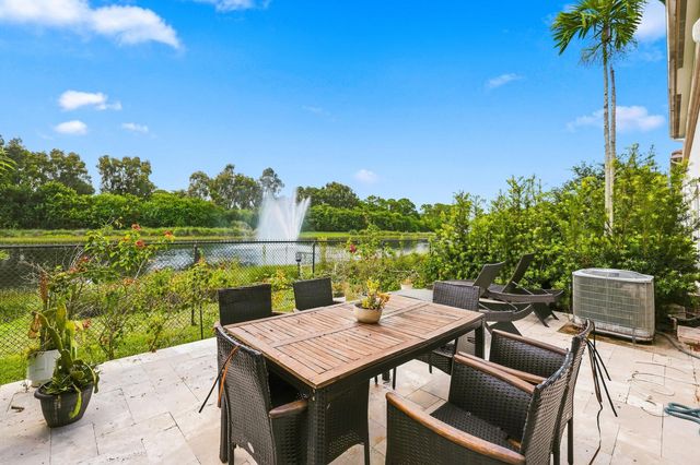 4585 Tara Cove Way, West Palm Beach, FL 33417