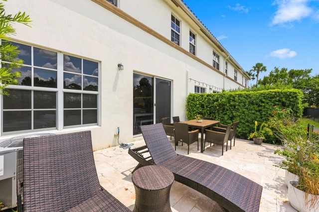 4585 Tara Cove Way, West Palm Beach, FL 33417
