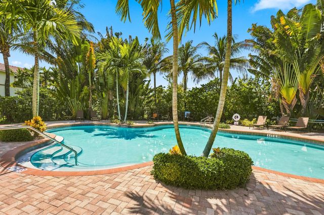 4585 Tara Cove Way, West Palm Beach, FL 33417