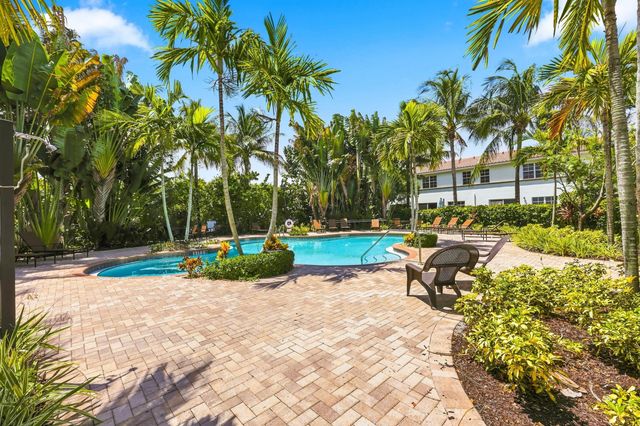 4585 Tara Cove Way, West Palm Beach, FL 33417