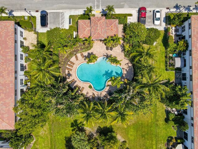 4585 Tara Cove Way, West Palm Beach, FL 33417