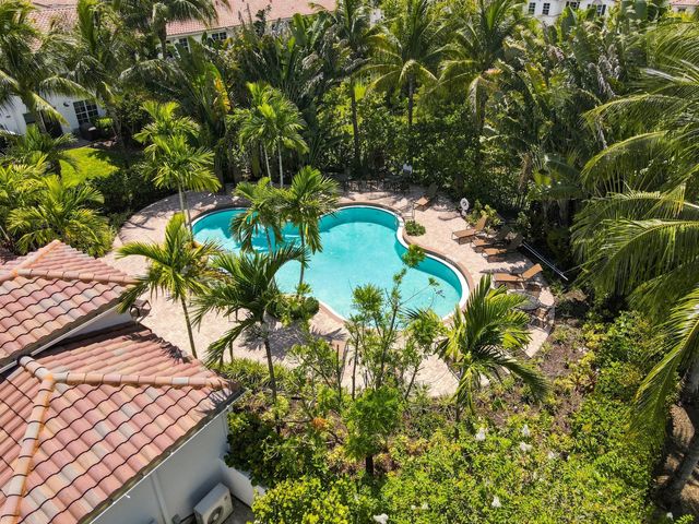4585 Tara Cove Way, West Palm Beach, FL 33417