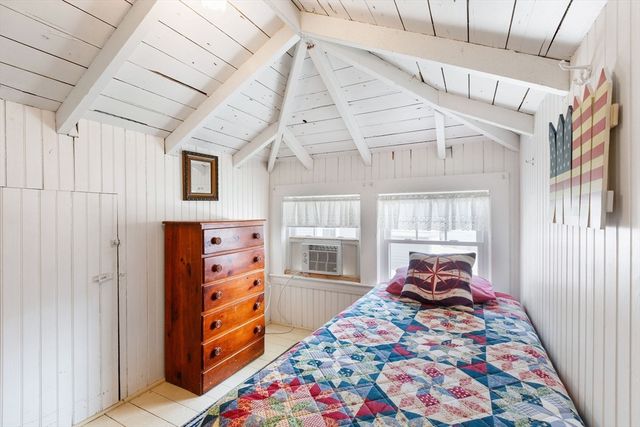 13 5th Street, Wareham, MA 02571