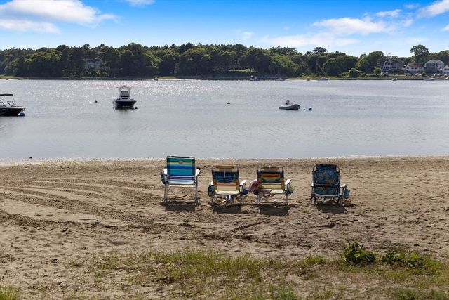 13 5th Street, Wareham, MA 02571