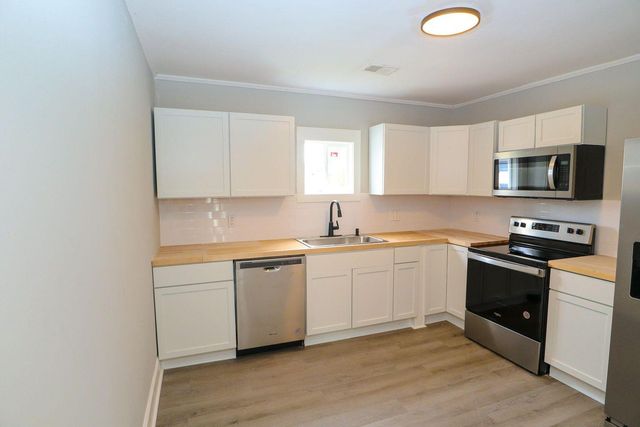 2121 Cosgrove Avenue, North Charleston, SC 29405