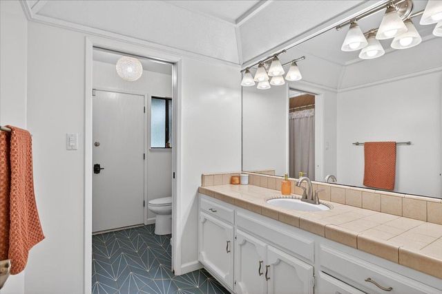 3250 W Ellery Avenue, Fresno, CA 93711