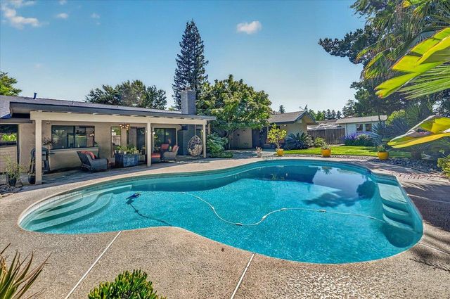 3250 W Ellery Avenue, Fresno, CA 93711