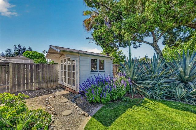 3250 W Ellery Avenue, Fresno, CA 93711